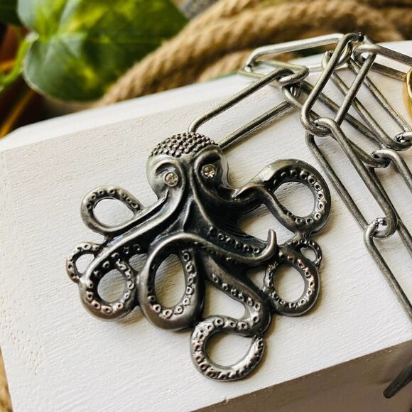 Octopus Paper Link Pewter Link Chain Necklace - Picture 5 of 6